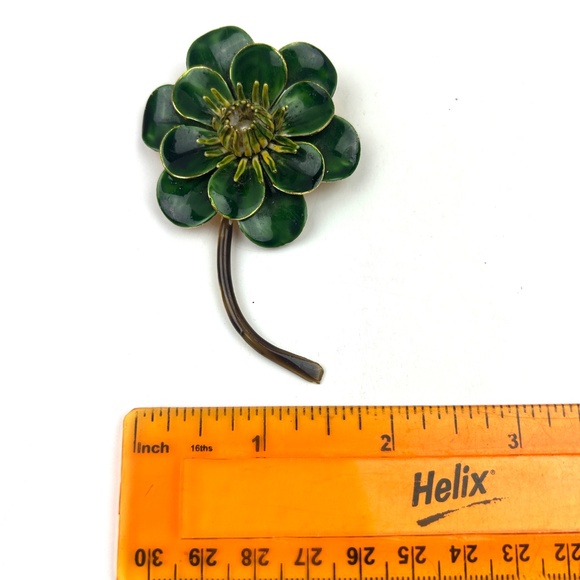 Enamel Vintage Brooch Flower Pin Green Petals & Green Stamen with Pearl - Picture 5 of 6
